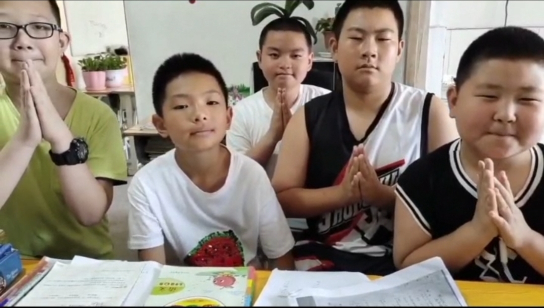 视频：437_小佛友学佛念经
